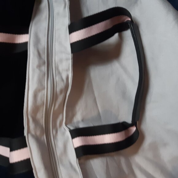Victoria's Secret Large Gray zip up bag - Picture 9 of 14